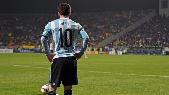 Messi saat membela Argentina di Copa America 2015 (sumber:eurosport)