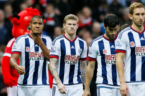 James McClean terlihat tidak menggunakan patch poppy remembrance saat melawan Man United kemarin. (sumber: metro.co.uk)