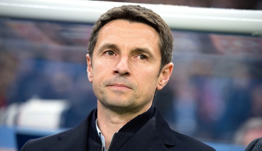 Masalah-masalah Rémi Garde