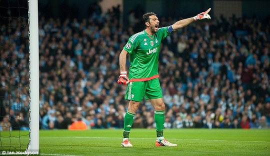 Buffon Nyaris Bela Arsenal, Man United, atau Man City di Masa Lalu