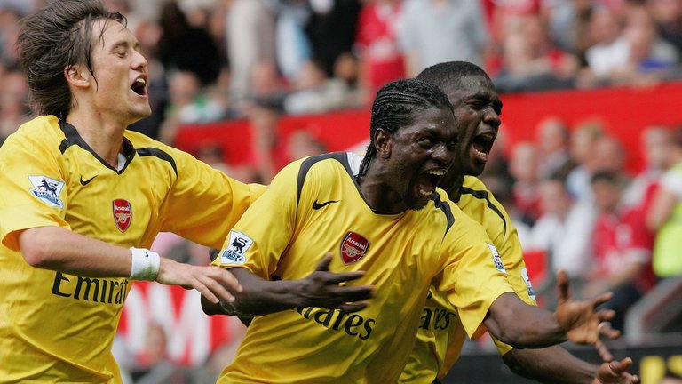 emmanuel-adebayor-arsenal-manchester-united-old-trafford_3422138