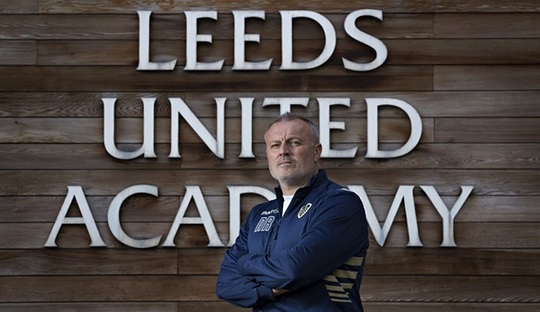 Neil Redfearn menjadi aktor dibalik mencuatnya nama-nama baru di skuat inti Leeds. Ia dipecat chairman Massimo Cellino lantaran dinilai tidak satu visi