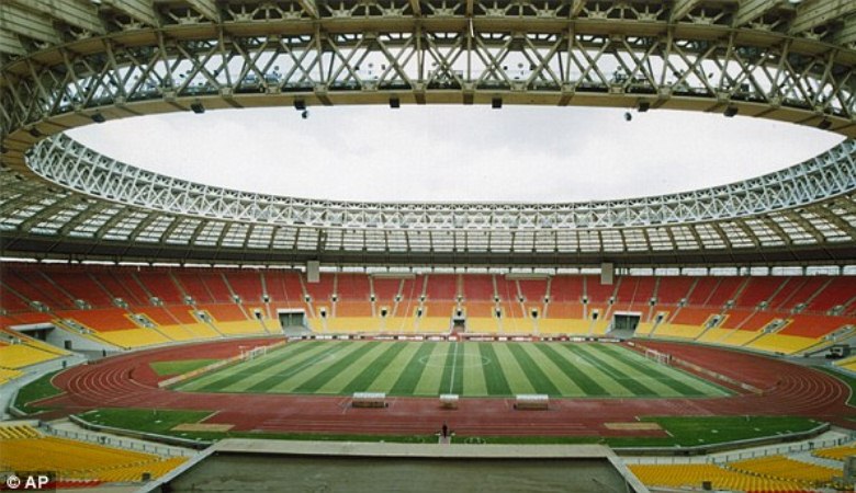 Api dari Stadion Luzhniki dan Rusia yang Pandai Berdalih