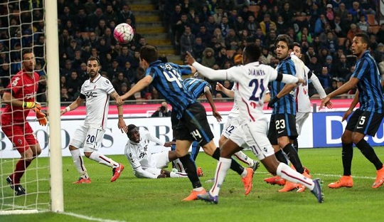 Manfaatkan Bola Mati, Inter Berhasil Ungguli Bologna