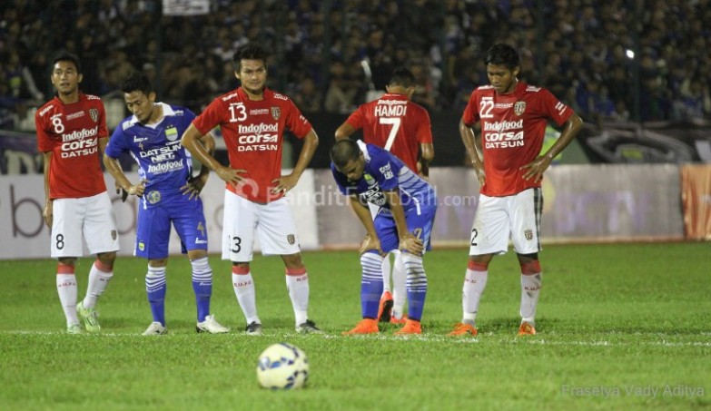 Persib vs Bali United: Persoalan Lini Tengah dan Cara yang Tepat Membongkar Pertahanan