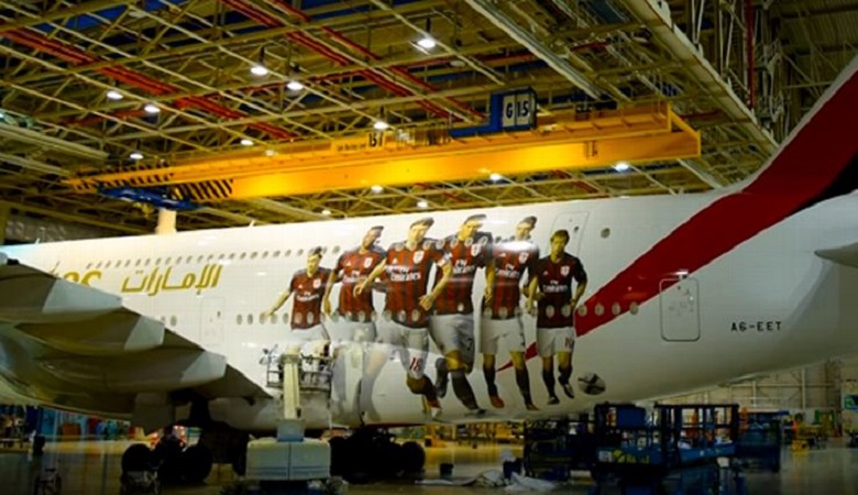 Nasib Montolivo-Balotelli Munculkan Keanehan di Badan Pesawat Fly Emirates