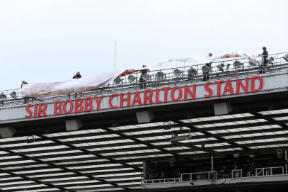 Tribun baru stadion Old Trafford dengan nama Sir Bobby Charlton