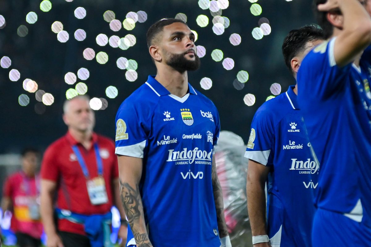 Layvin KUrzawa Persib Kompas