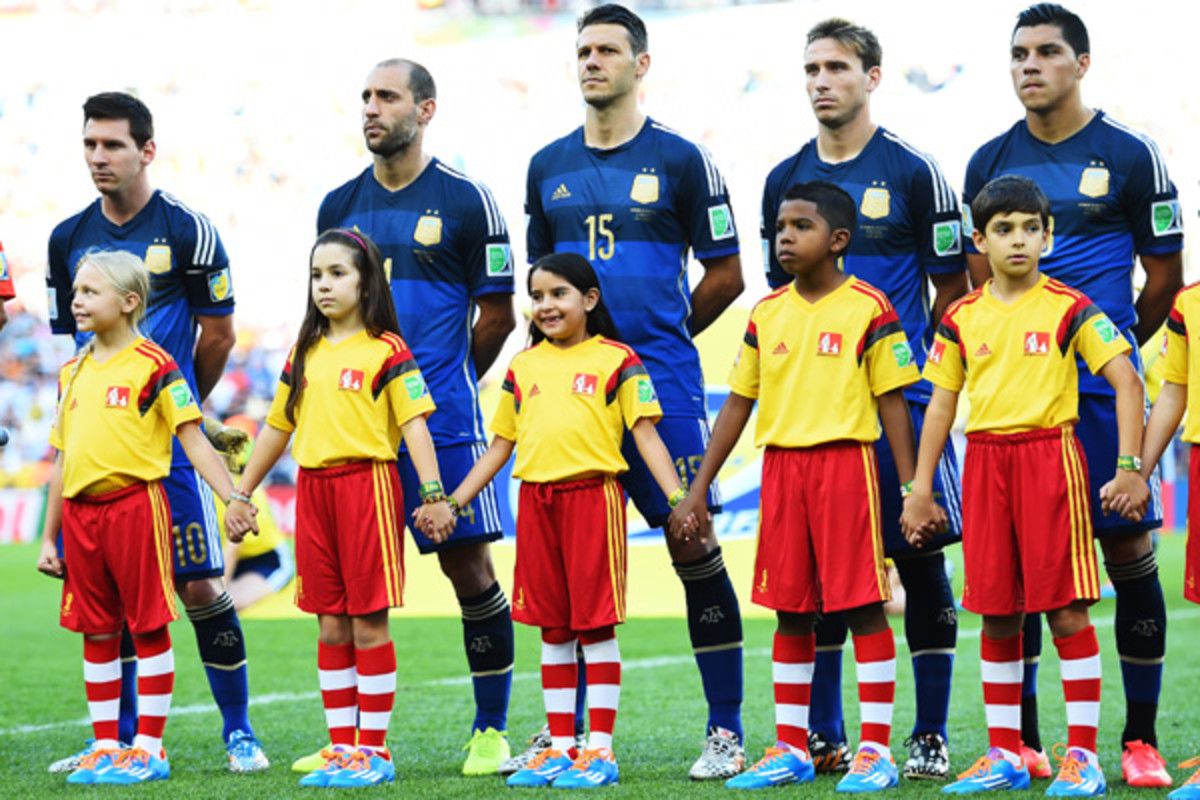 Player Escort Piala Dunia 2014